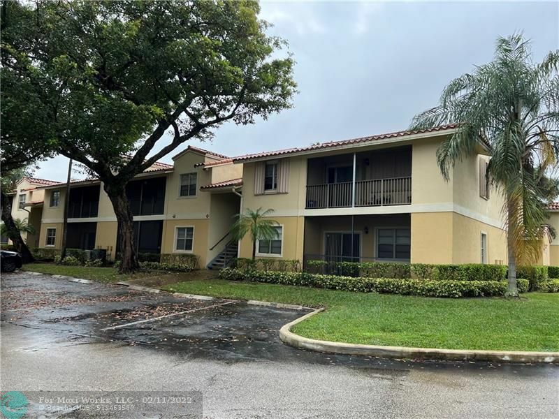 Property Photo:  1239 SW 46th Ave 913  FL 33069 