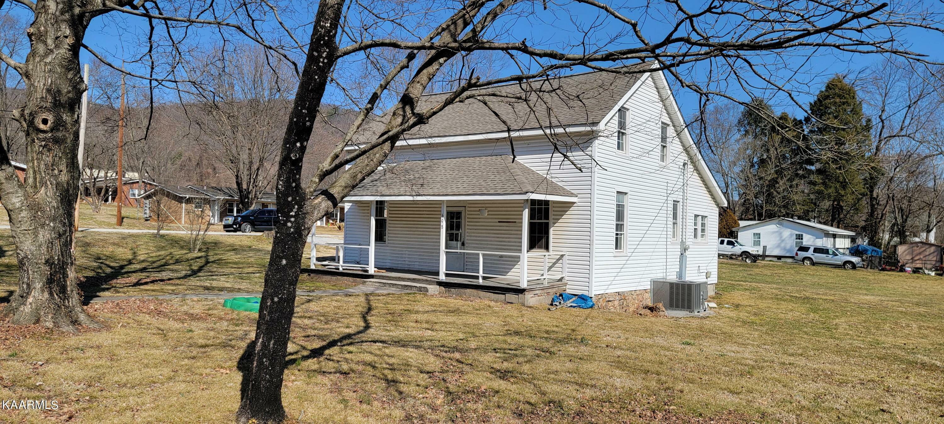 Property Photo:  608 W Rockwood St  TN 37854 