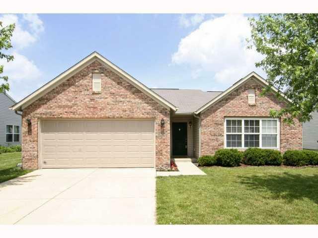 Property Photo: 10642 Simsbury Ct IN 46236