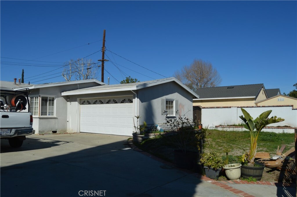 Property Photo:  10411 Kester Avenue  CA 91345 