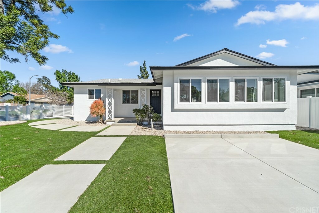 Property Photo:  18815 Lemay Street  CA 91335 