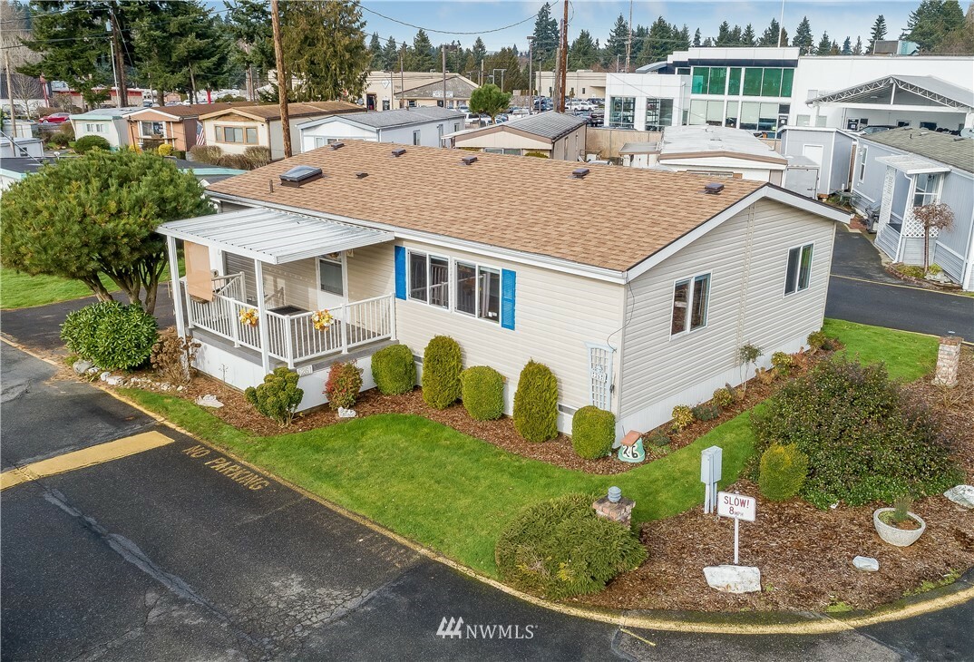 Property Photo: 5001 180th Street SW 26 WA 98037