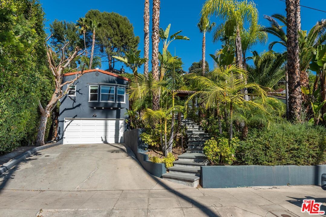 Property Photo:  5783   Foothill Dr  CA 90068 