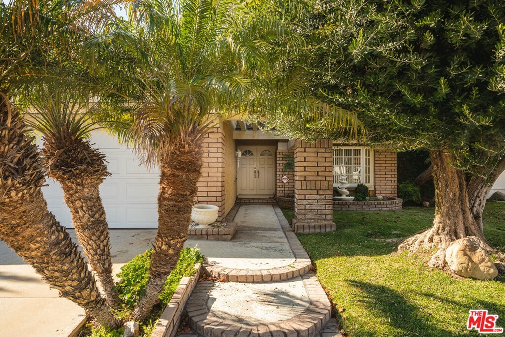 Property Photo:  538 S Wrightwood Street  CA 92869 