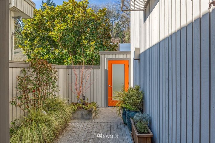 Property Photo: 308 35th Avenue WA 98122