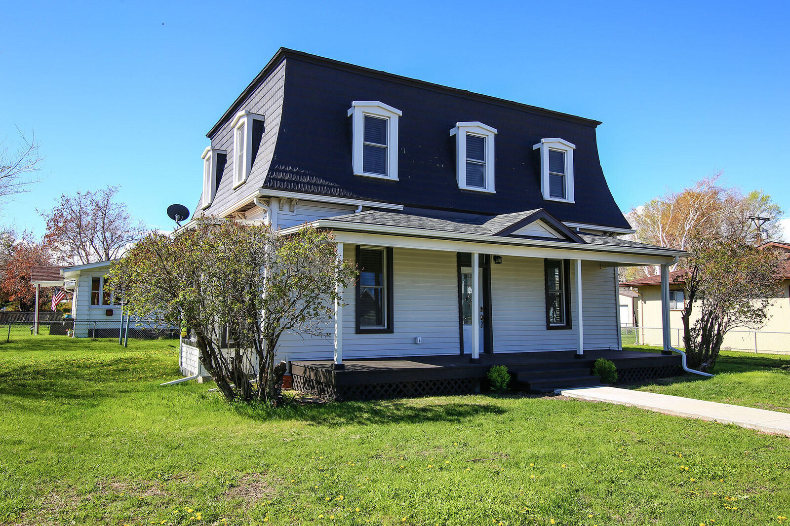 Property Photo: 268 E College Avenue WY 82801