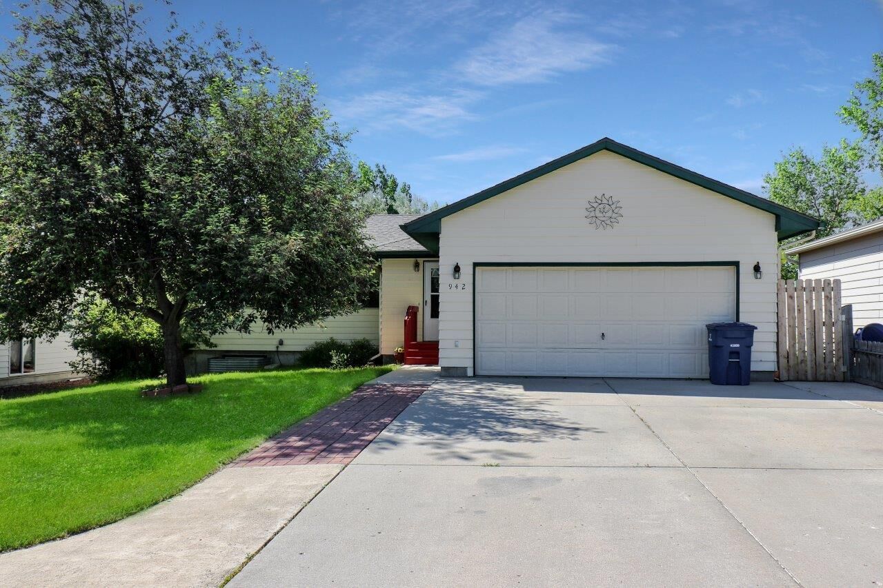 Property Photo:  942 Park Drive  WY 82801 
