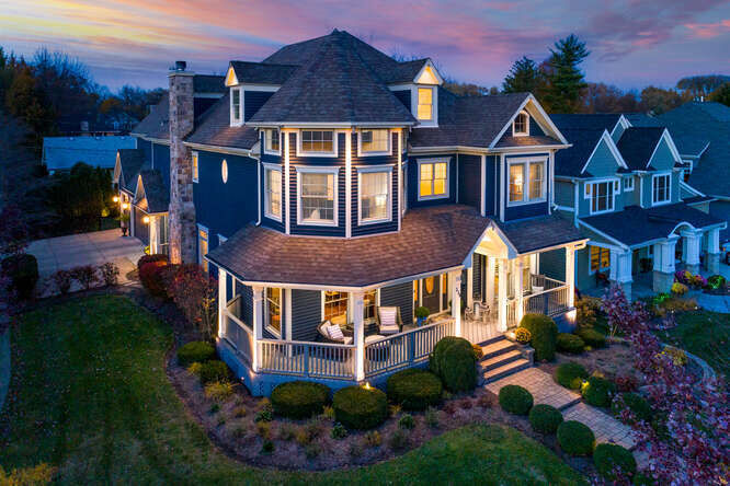 Property Photo:  339 W Franklin Avenue  IL 60540 