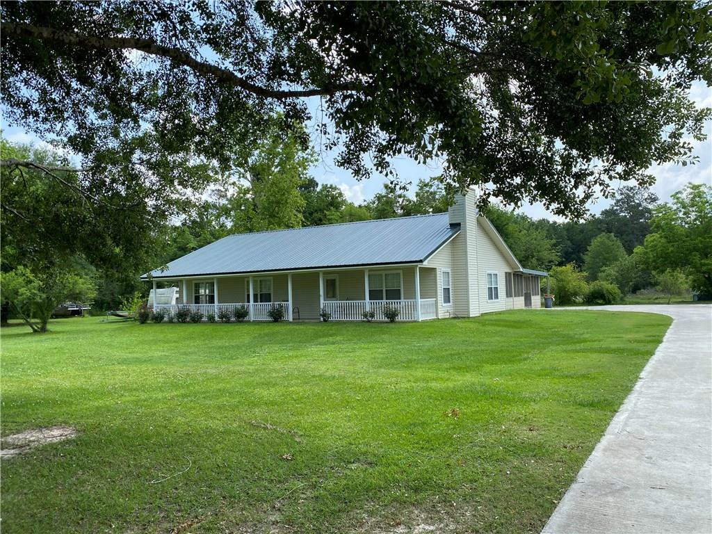 Property Photo:  2618 R D Ellender Road  LA 70665 