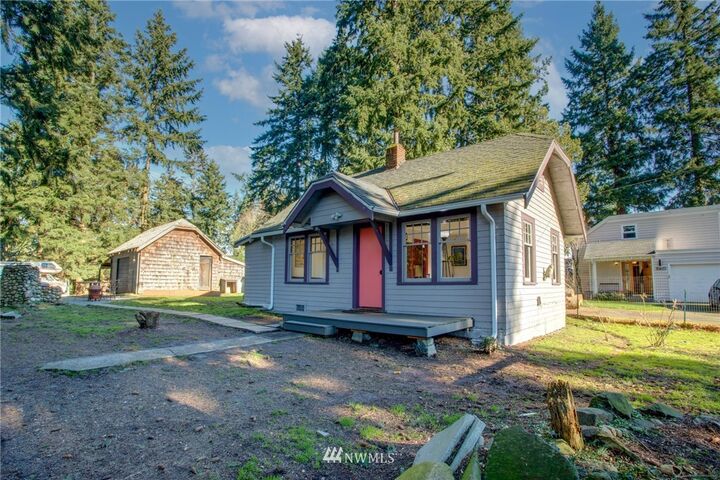 Property Photo: 554 1/2 N 137th Street WA 98133