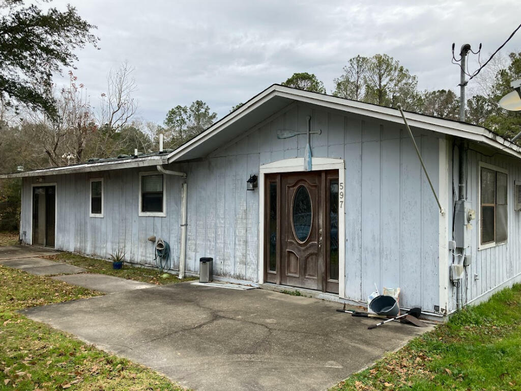 Property Photo:  597 Black Creek Lodge Road  FL 32439 