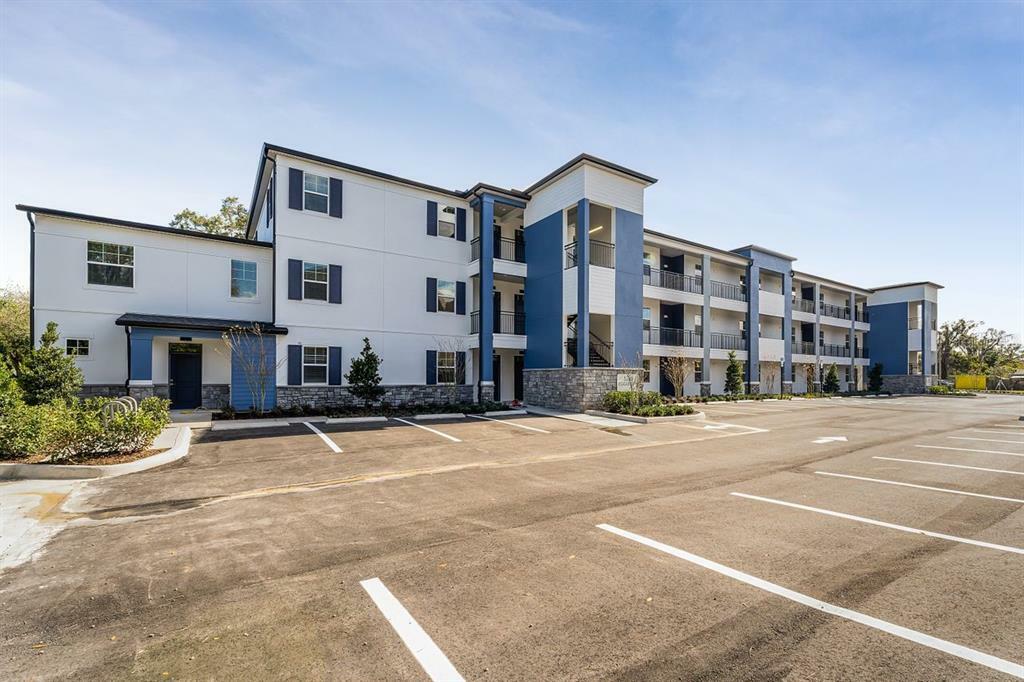 Property Photo: 5205 Eggleston Avenue 302 FL 32810