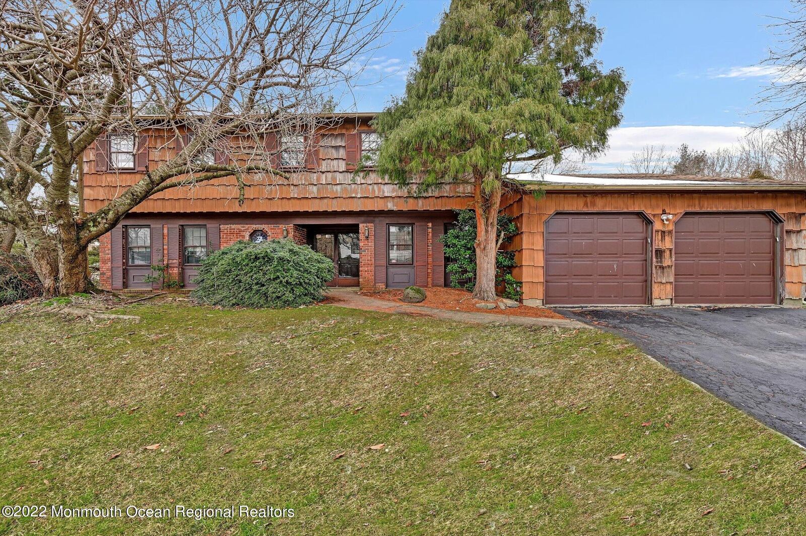 Property Photo:  8 Alberta Drive  NJ 07746 