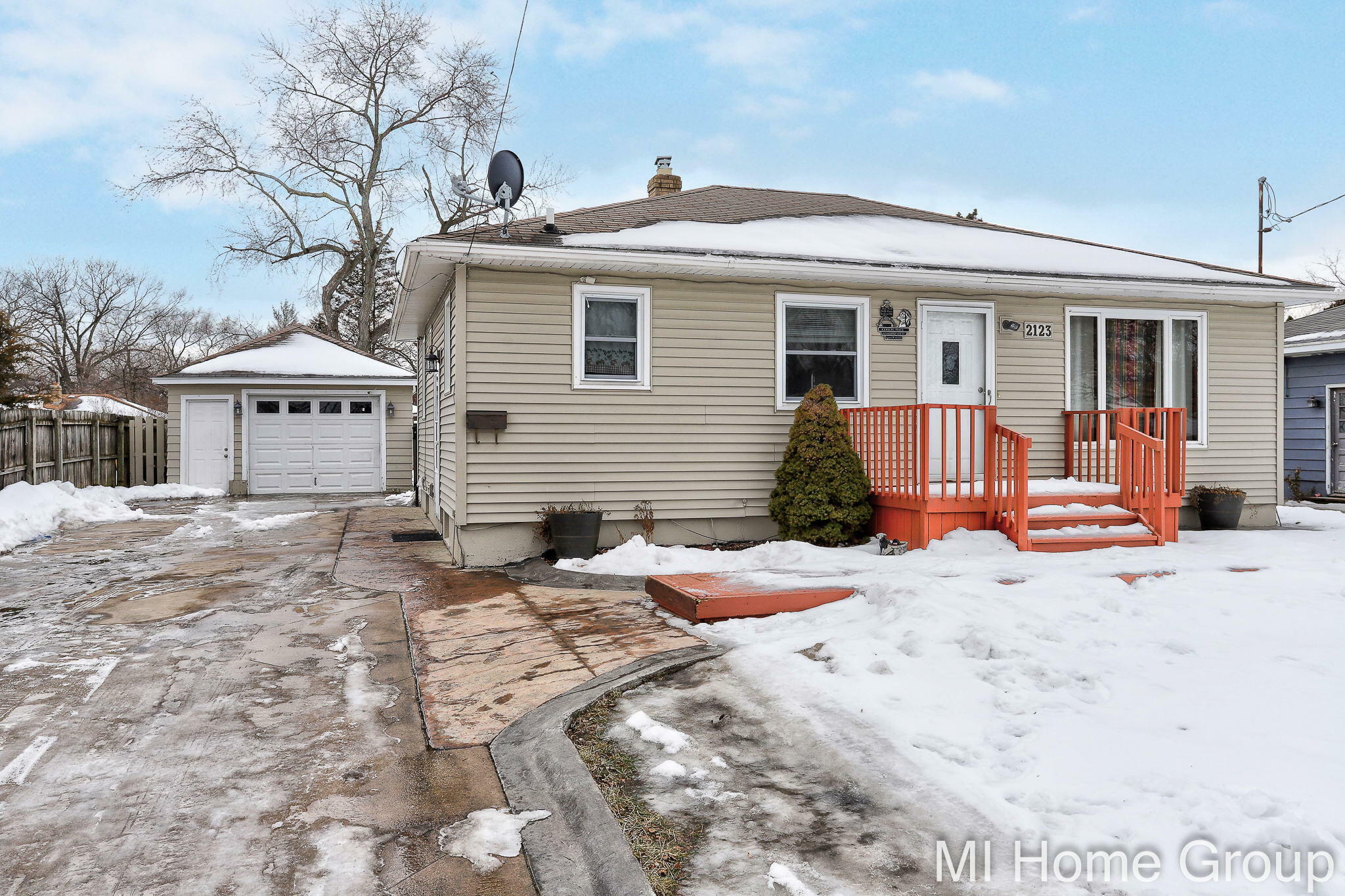 Property Photo: 2123 Godfrey Avenue SW MI 49509