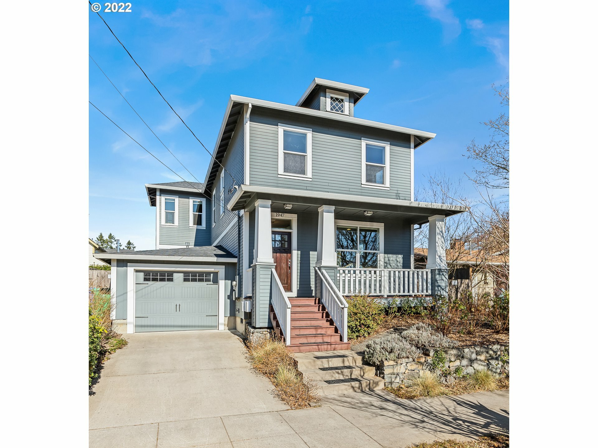 Property Photo: 1947 SE Marion St OR 97202