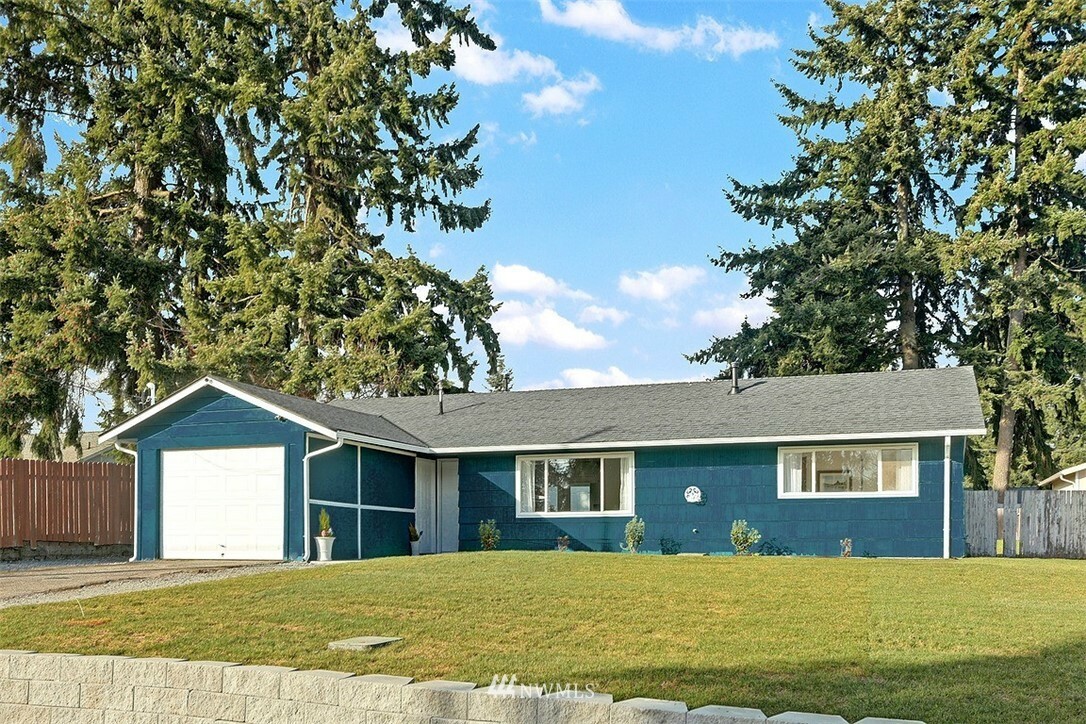 Property Photo:  3708 NE 22nd Street  WA 98056 