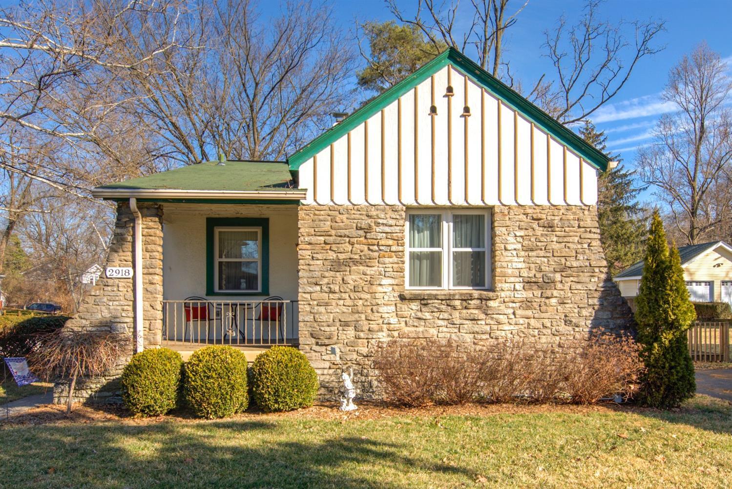 Property Photo: 2918 Losantiville Ave OH 45213
