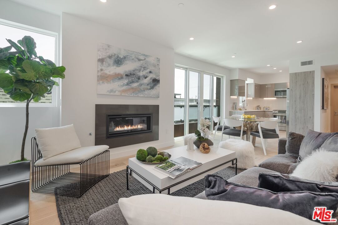 Property Photo: 1367 N Alta Vista Blvd 304 CA 90046