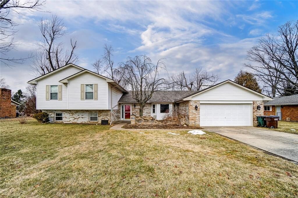 Property Photo: 3568 Old Oaks Drive OH 45431