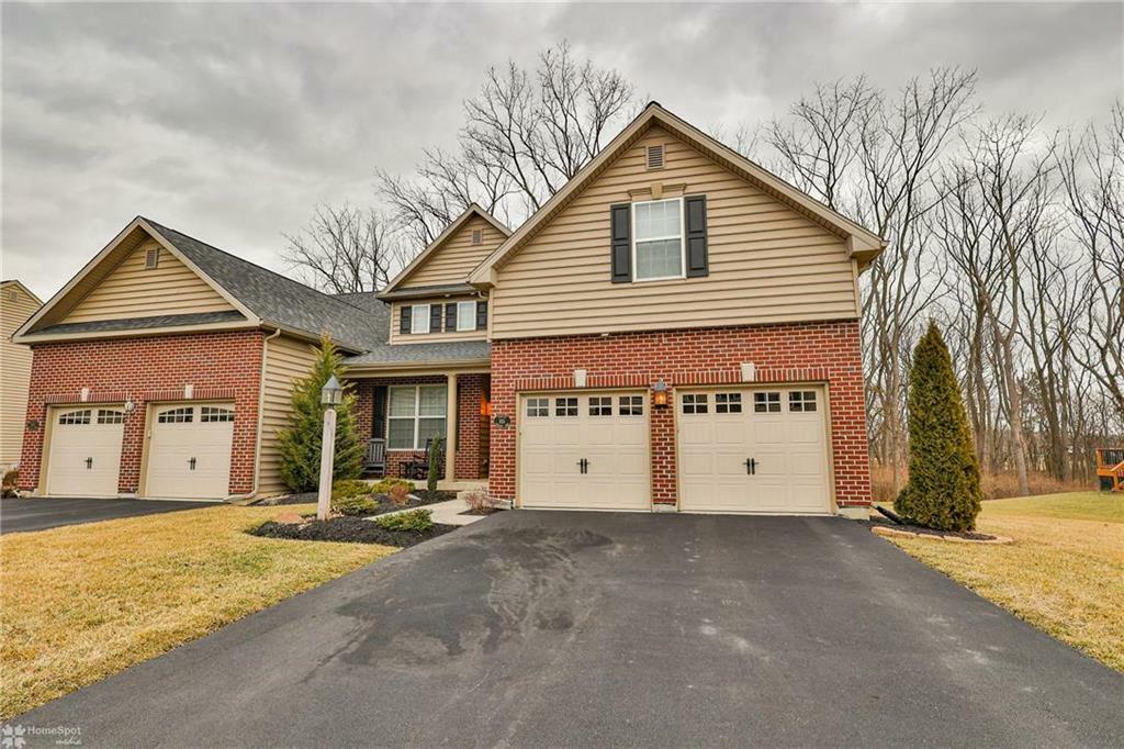 Property Photo:  1155 Monarch Lane  PA 18031 