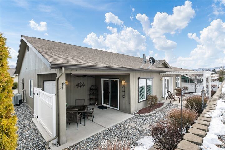 Property Photo:  1841 Heritage Drive  WA 98801 