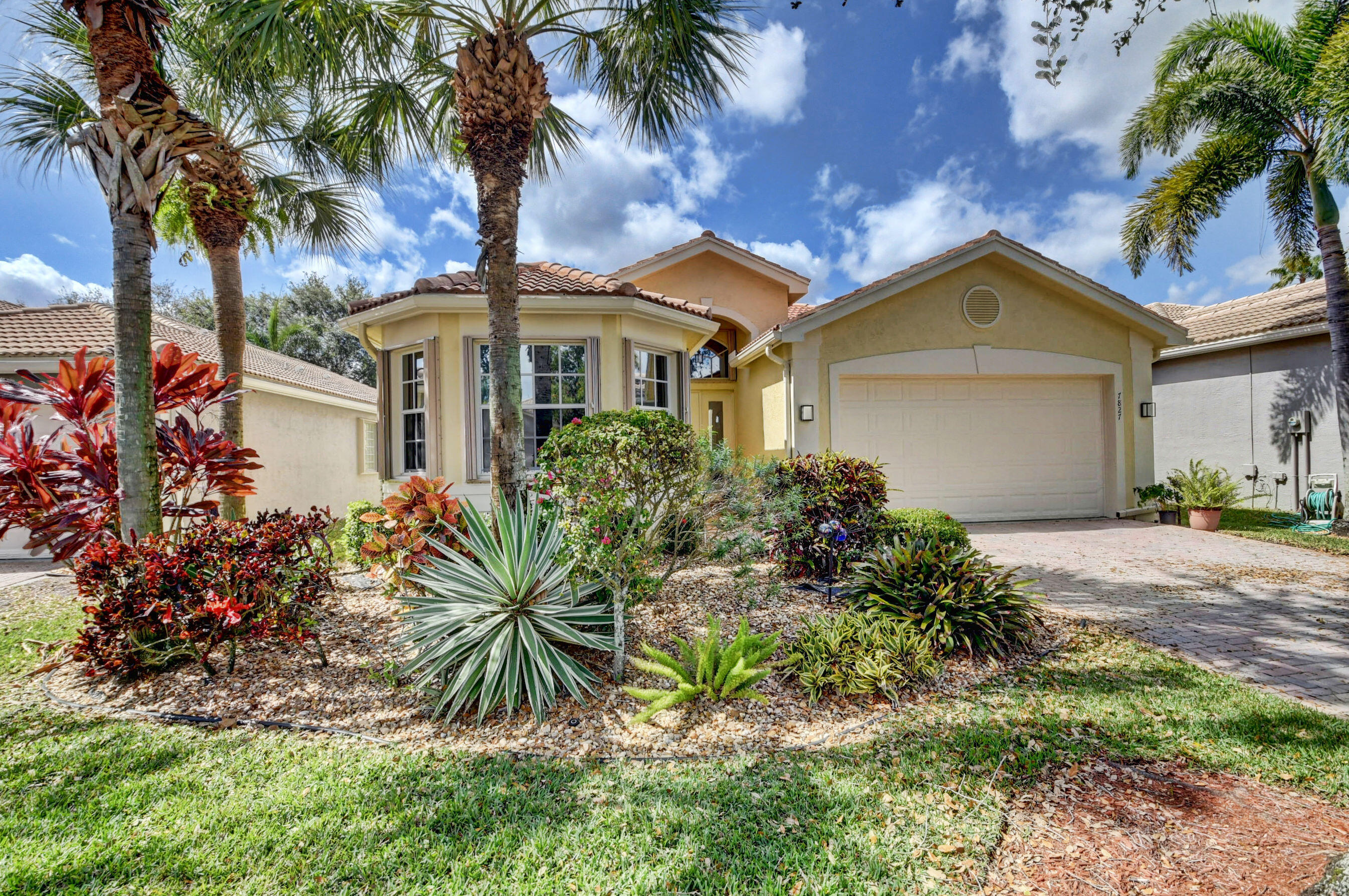 Property Photo: 7827 Sundial Harbor Point FL 33467