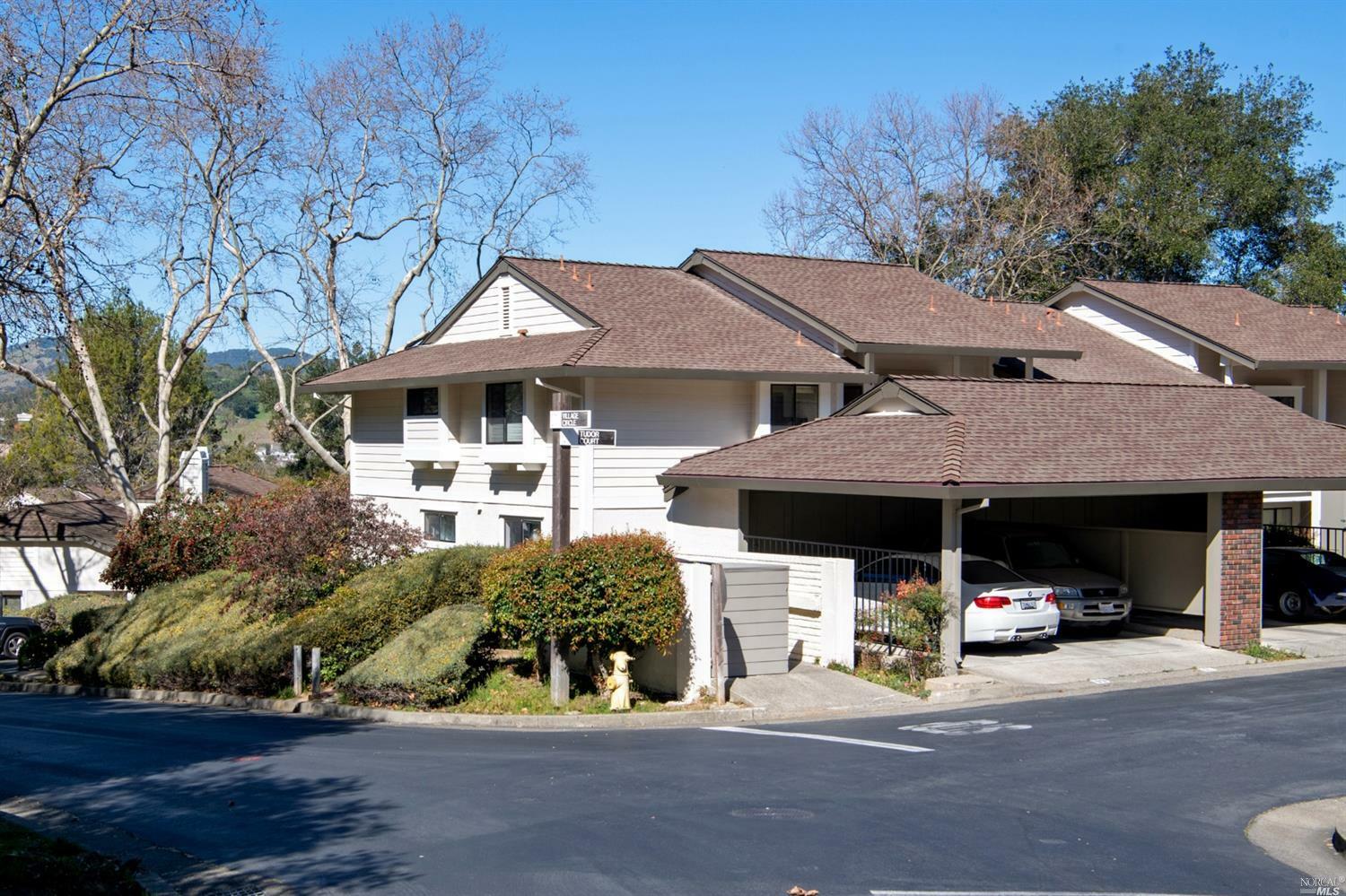 Property Photo:  8 Tudor Court  CA 94903 