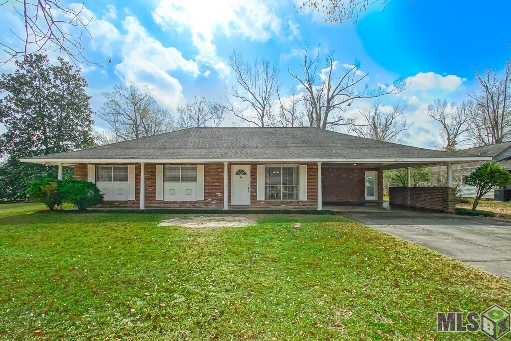 Property Photo:  10258 Moss Lea Dr  LA 70818 