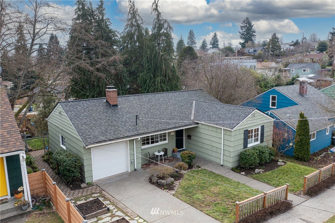 Property Photo:  3527 SW Elmgrove Street  WA 98126 