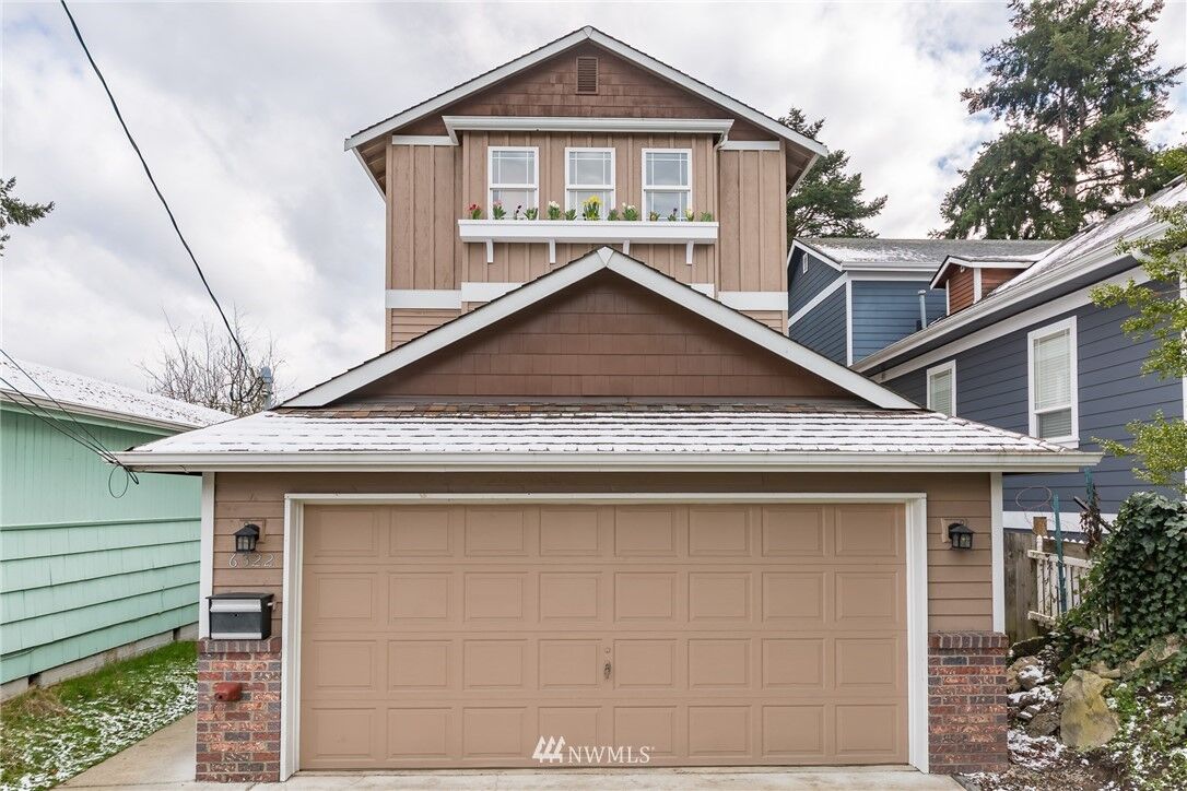 Property Photo:  6322 Latona Avenue NE  WA 98115 
