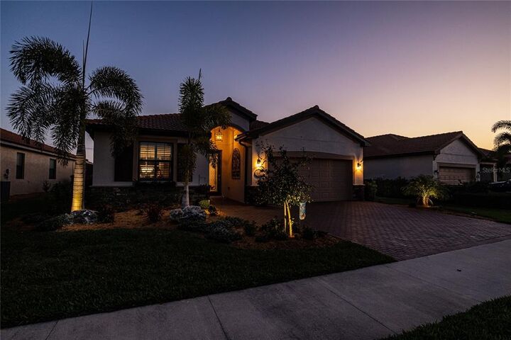 Property Photo:  10507 Medjool Drive  FL 34293 