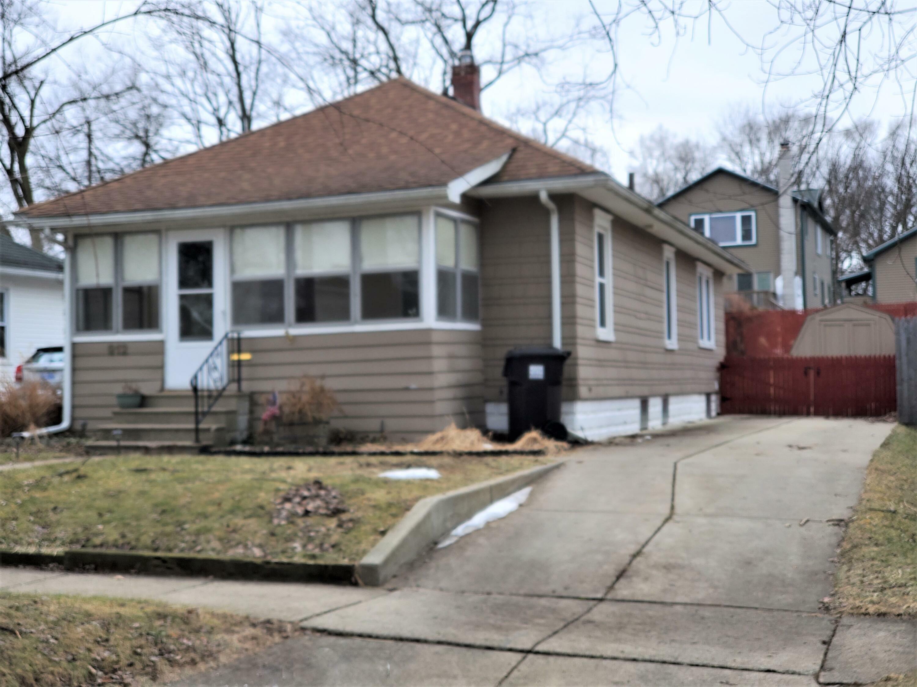 Property Photo:  912 Seymour Avenue  MI 49202 