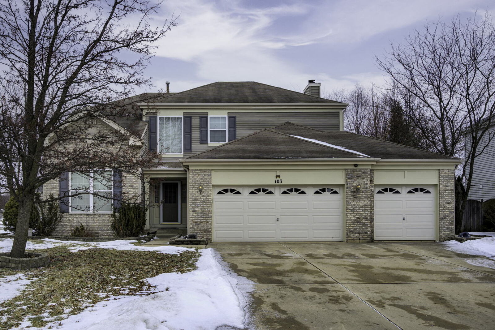 Property Photo: 103 Buckskin Lane IL 60107