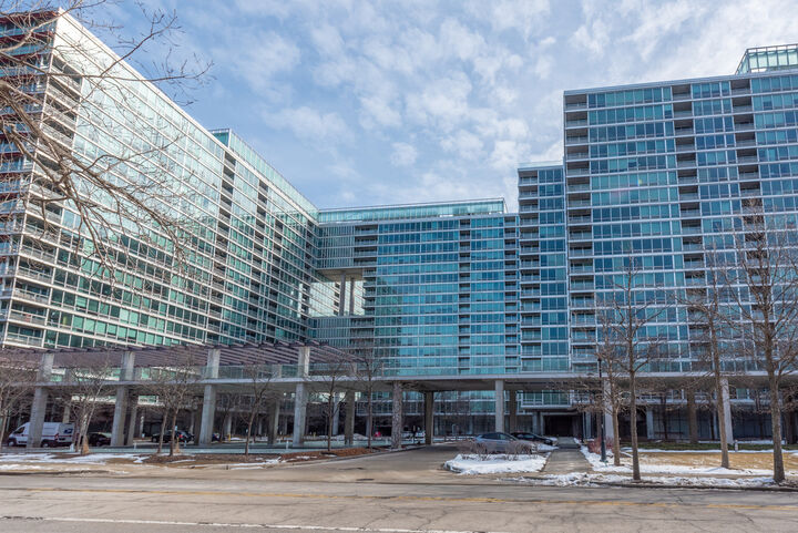 9715 Woods Drive 409  Skokie IL 60077 photo