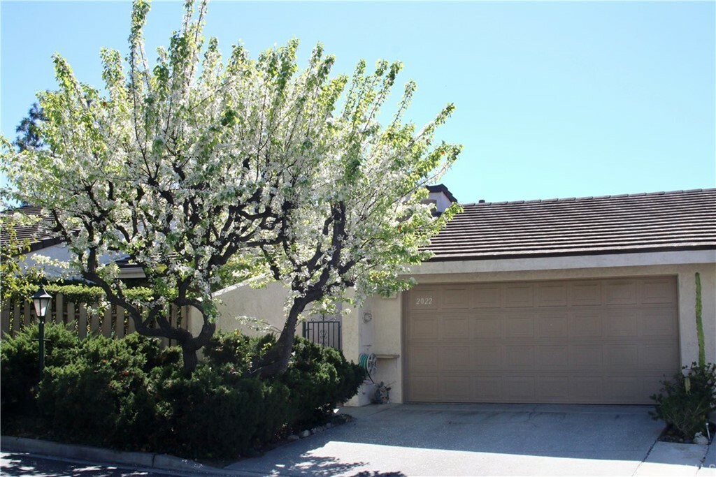 Property Photo:  2022 Vista Del Rosa  CA 92831 