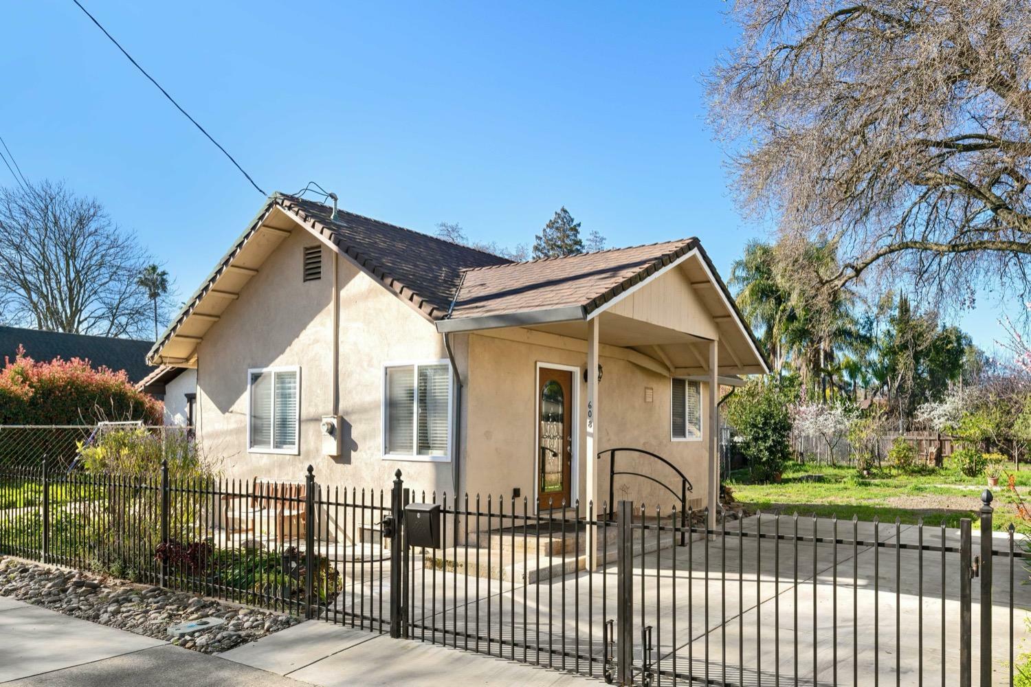 Property Photo:  608 Yolo Street  CA 95605 