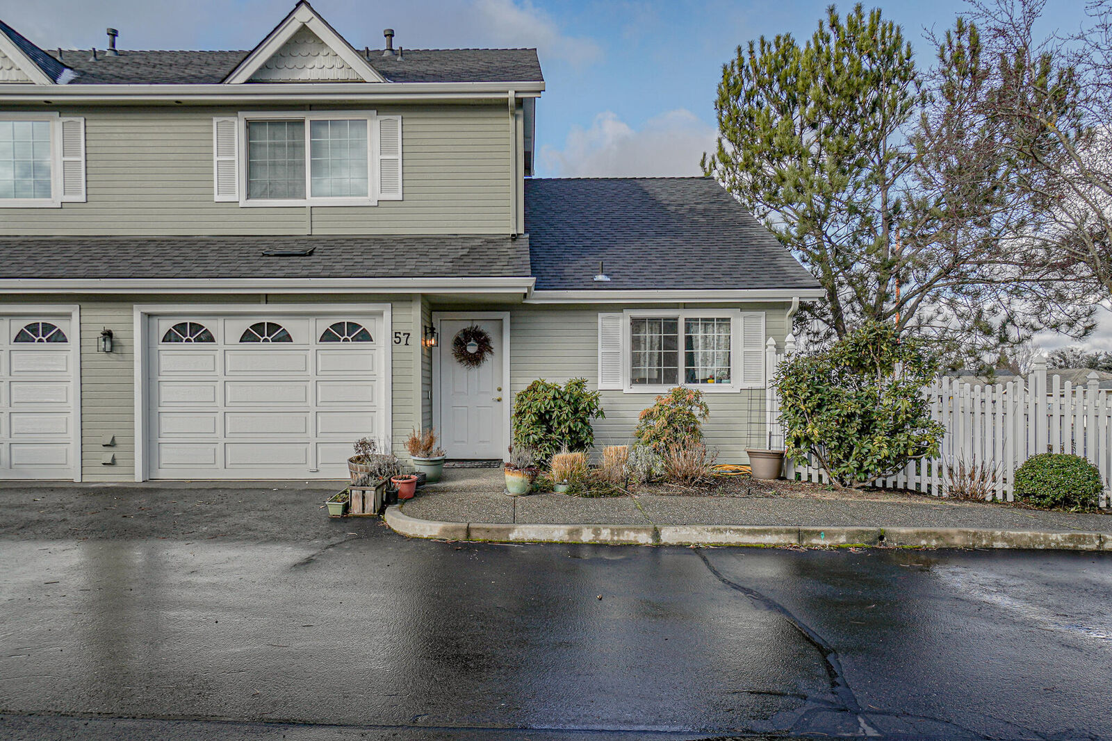 Property Photo:  1224 N Modoc Avenue 57  OR 97504 