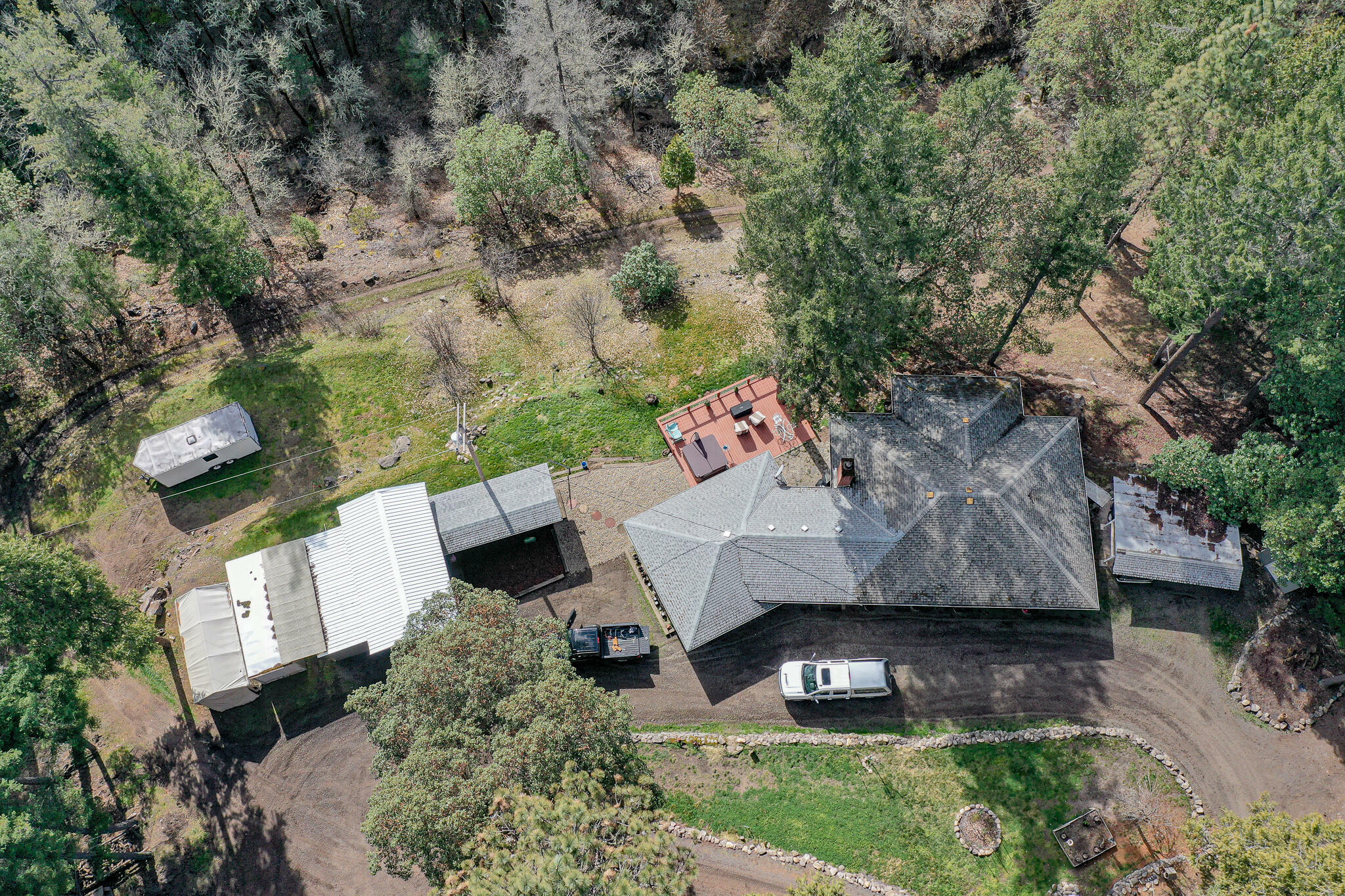 Property Photo: 2675 Long Branch Road OR 97524