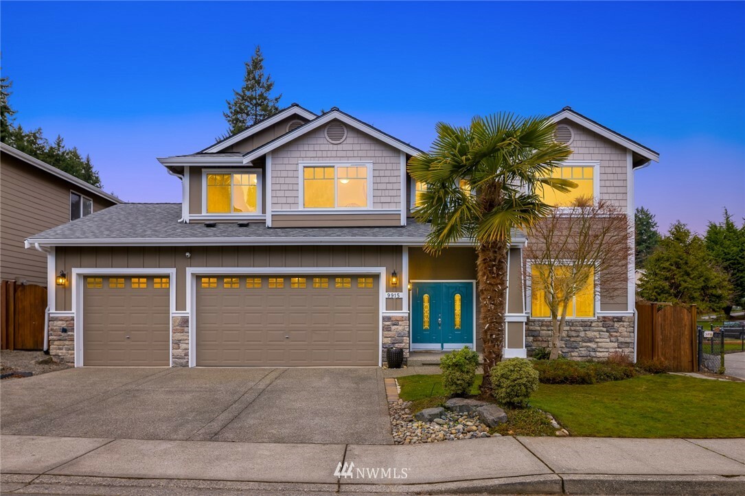 Property Photo: 9915 236th Place SW WA 98020