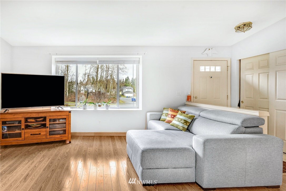 Property Photo: 408 211th Place SE WA 98021