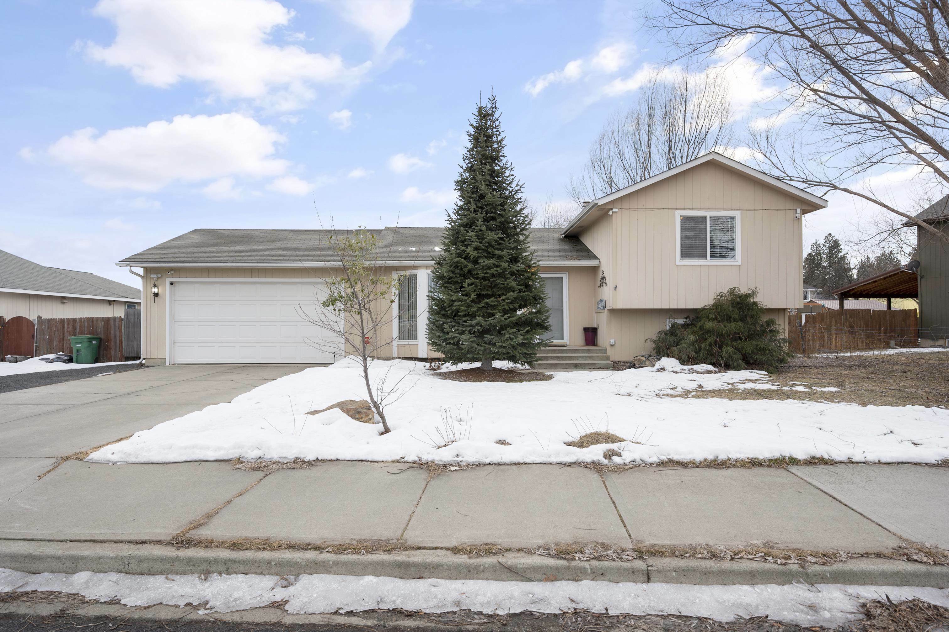 Property Photo: 516 E Ballard Rd WA 99005