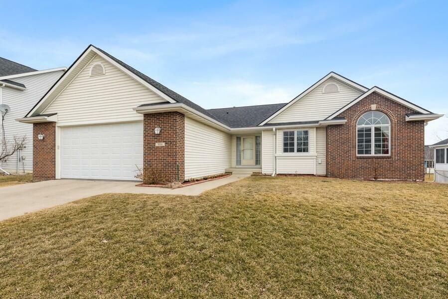 Property Photo:  906 Tennyson Avenue  IA 50014 