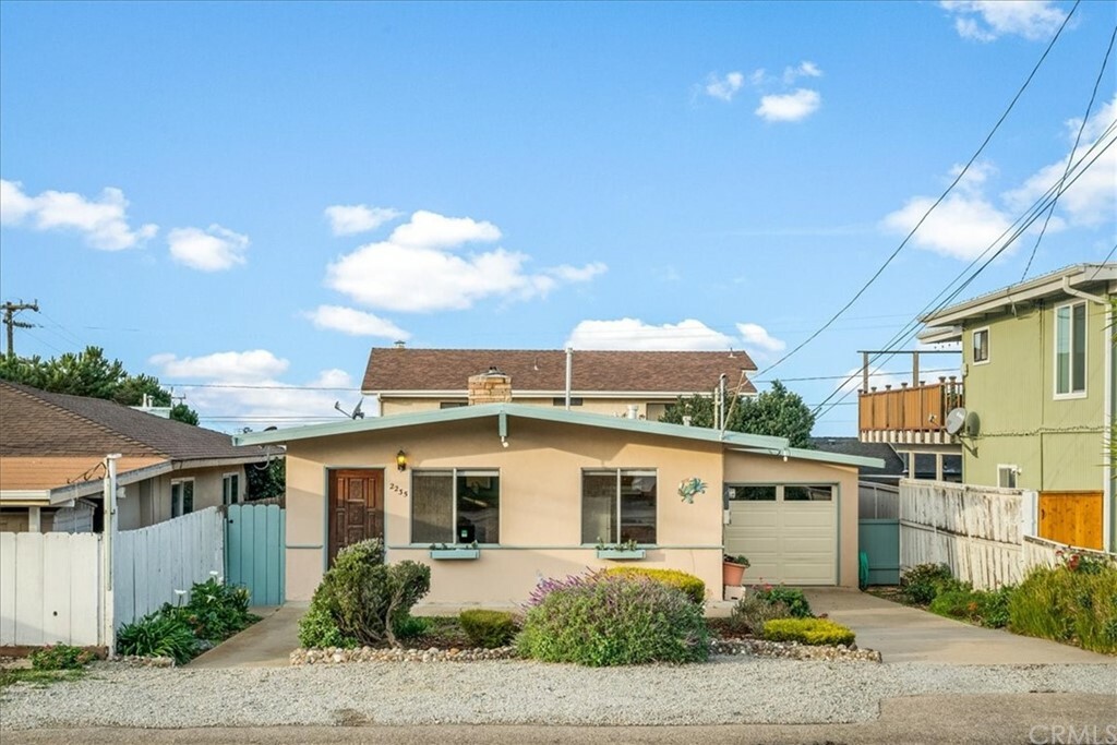 Property Photo:  2235 Hemlock Avenue  CA 93442 