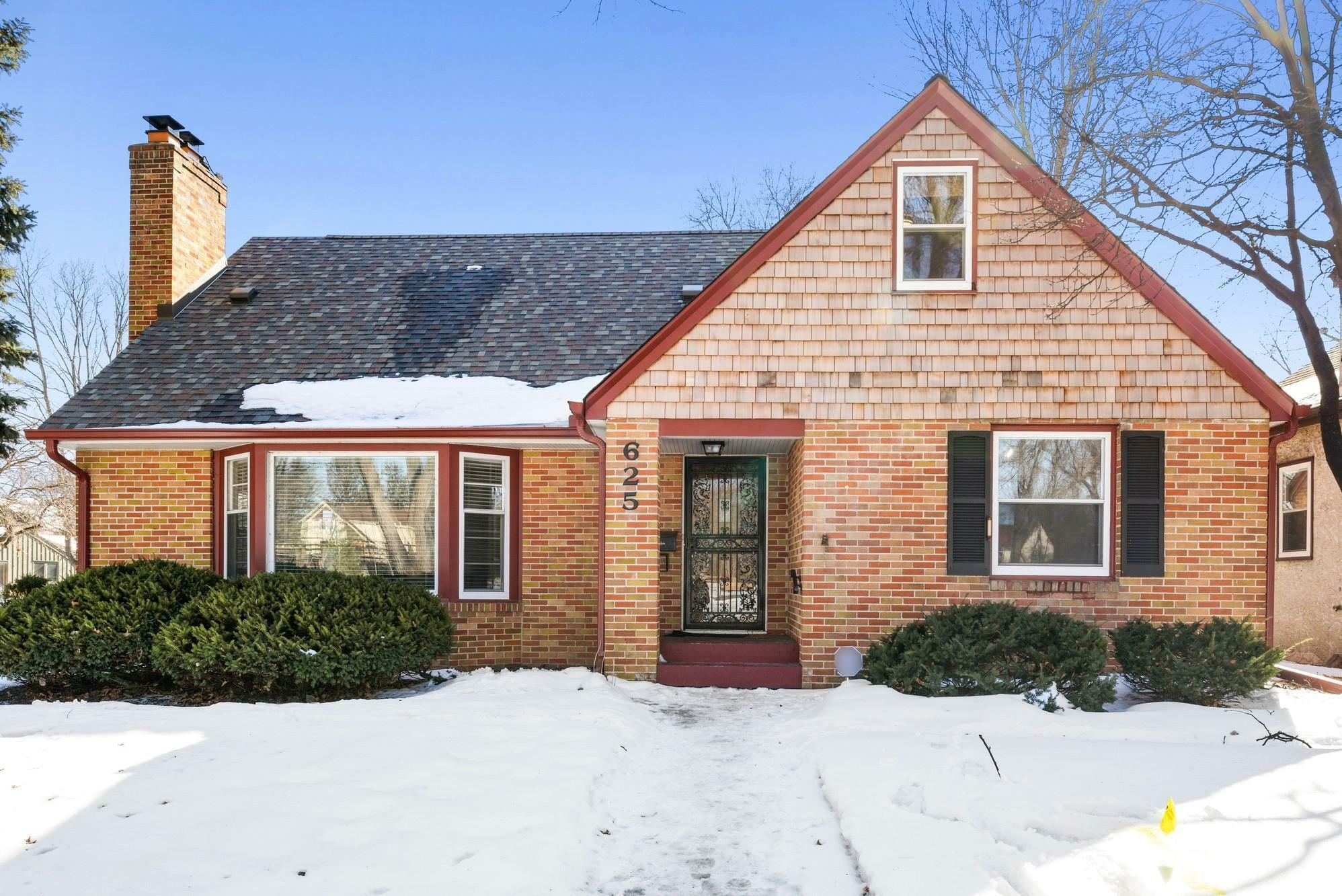 Property Photo:  625 E Minnehaha Parkway  MN 55417 