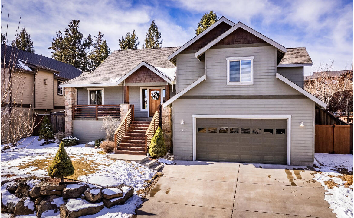 Property Photo: 63119 Layton Avenue OR 97701