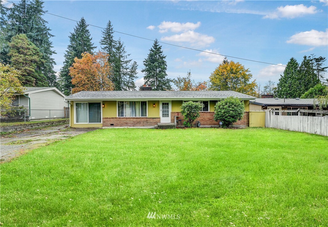 Property Photo: 18821 Stone Avenue N WA 98133