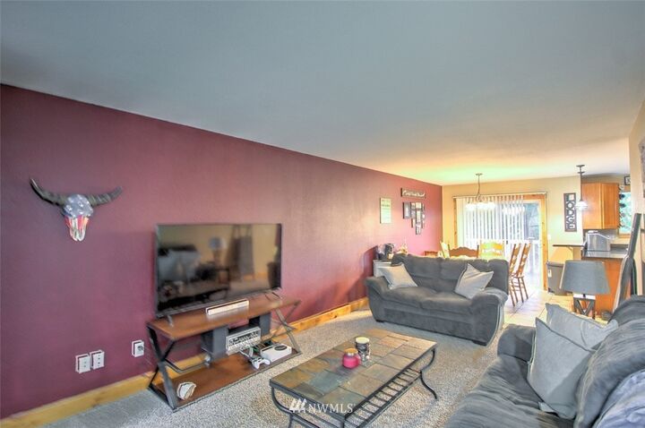 Property Photo: 18420 Rampart Court SE WA 98597