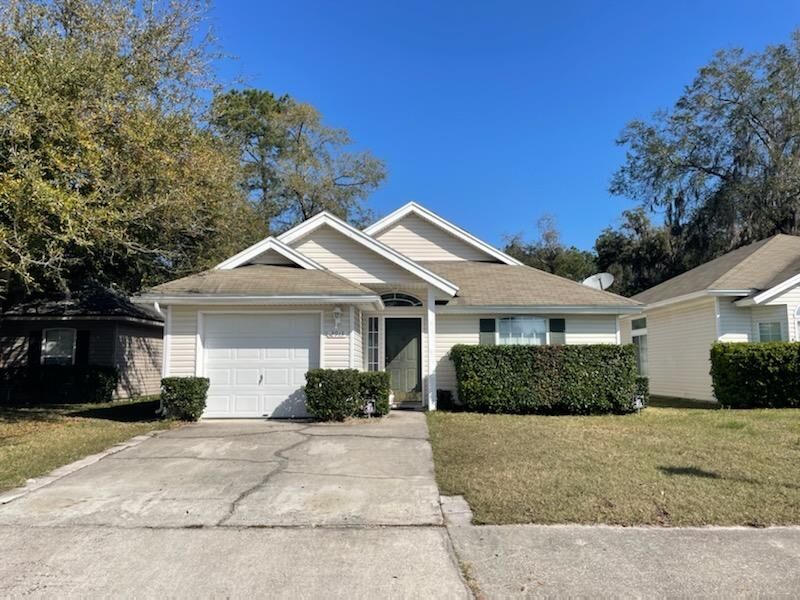 Property Photo:  2913 Centerwood Dr  FL 32218 
