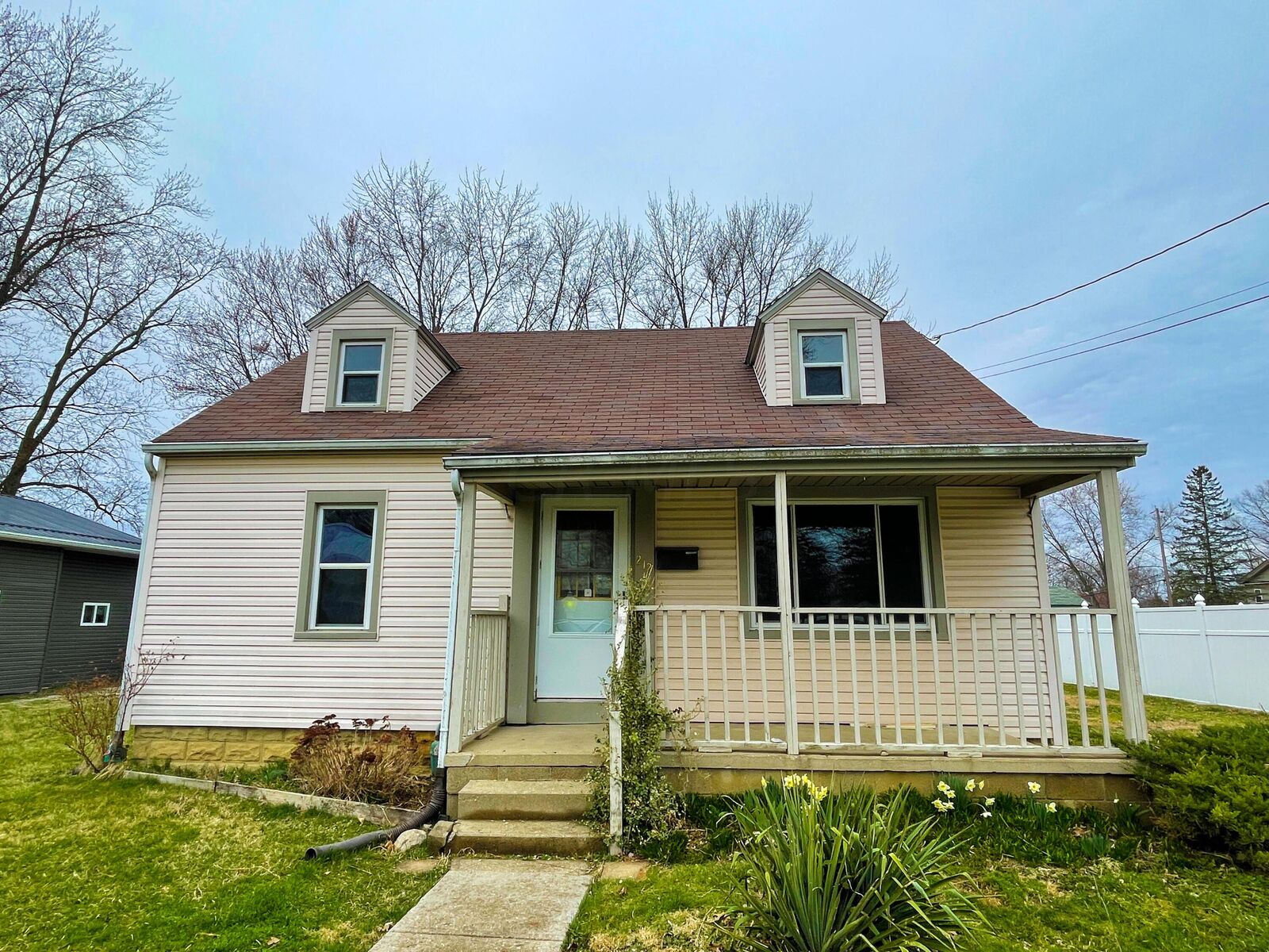 Property Photo:  212 E Walnut Street  OH 43315 