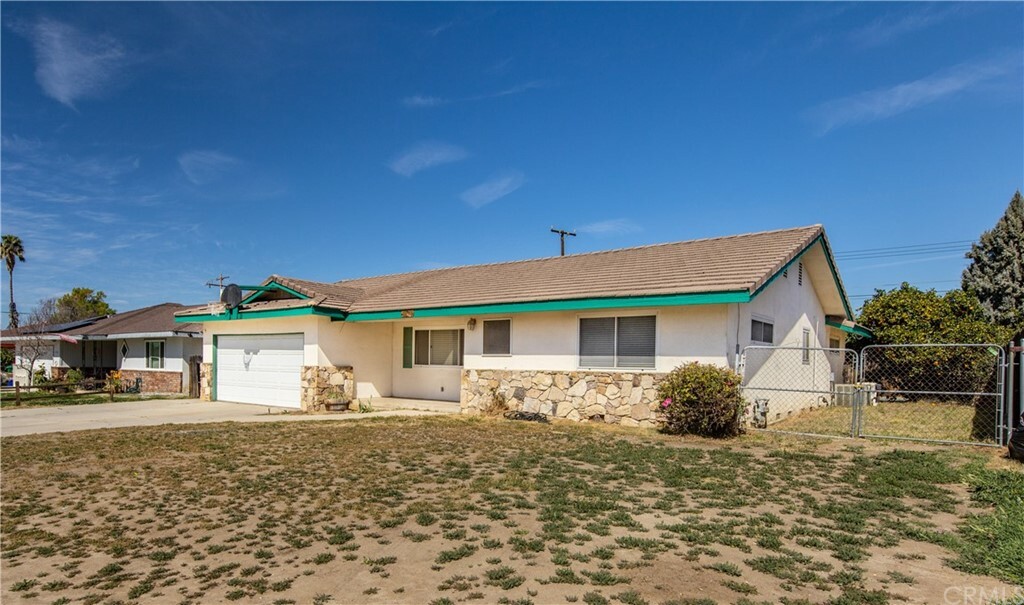 Property Photo:  41156 Academy Drive  CA 92544 